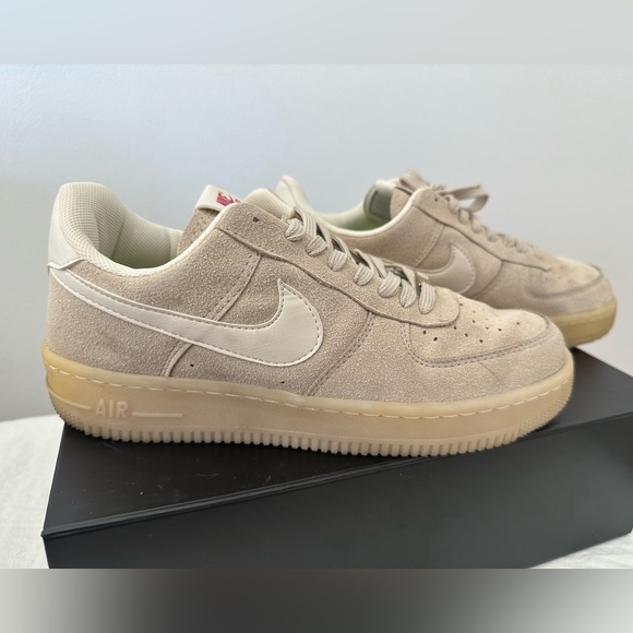 Nike Air Force 1 - Picture 2 of 3